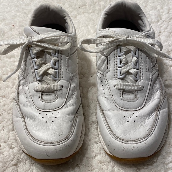 Womens SAS casual leather lace up vented sneakers size 6WW - Picture 1 of 7